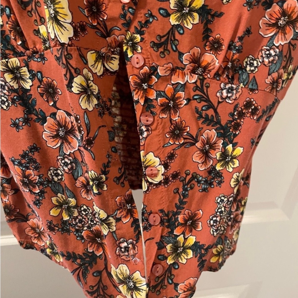 Spring Top - Picture 2 of 4